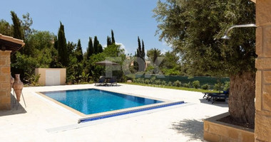 Beautifully Refurbished Two-Bedroom Villa in Aphrofite Hills , Paphos