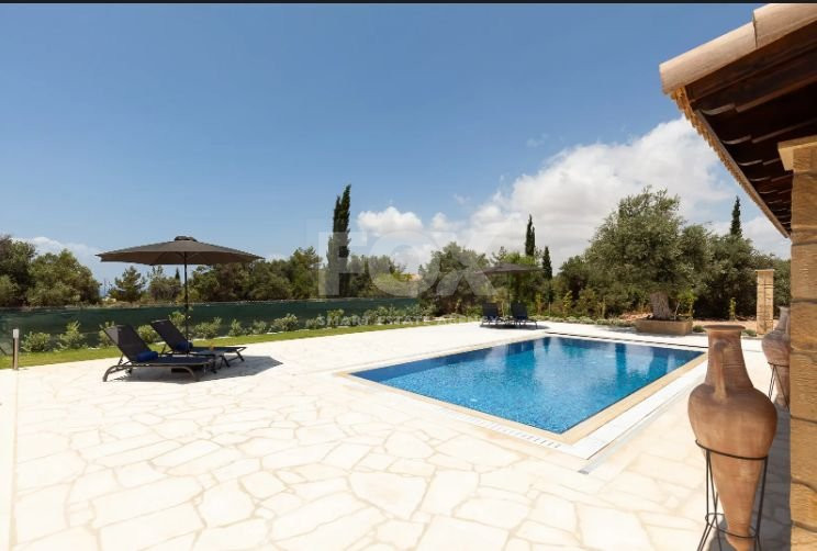Beautifully Refurbished Two-Bedroom Villa in Aphrofite Hills , Paphos