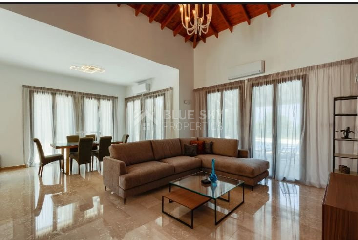 Luxury Renovated Bungalow-Style Villa with Private Heated Pool in the Eastern Plateau, for sale
