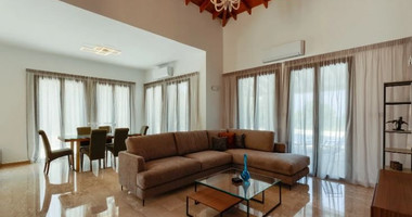 Luxury Renovated Bungalow-Style Villa with Private Heated Pool in the Eastern Plateau, for sale