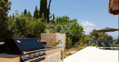 Beautifully Refurbished Two-Bedroom Villa in Aphrofite Hills , Paphos