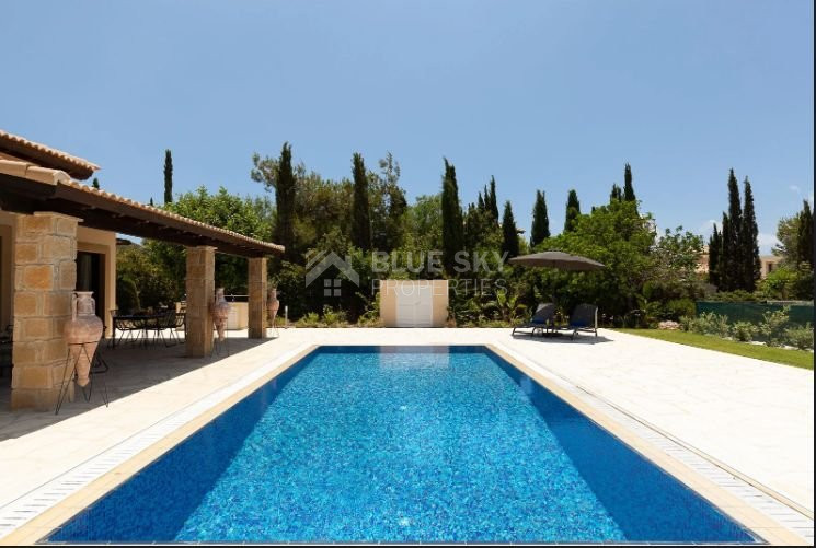 Luxury Renovated Bungalow-Style Villa with Private Heated Pool in the Eastern Plateau, for sale