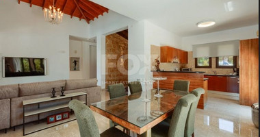 Beautifully Refurbished Two-Bedroom Villa in Aphrofite Hills , Paphos