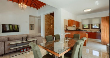 Luxury Renovated Bungalow-Style Villa with Private Heated Pool in the Eastern Plateau, for sale