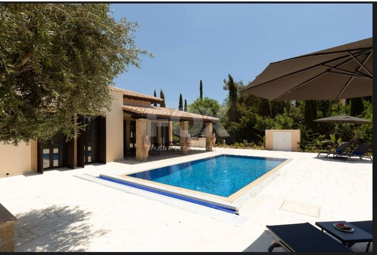 Beautifully Refurbished Two-Bedroom Villa in Aphrofite Hills , Paphos