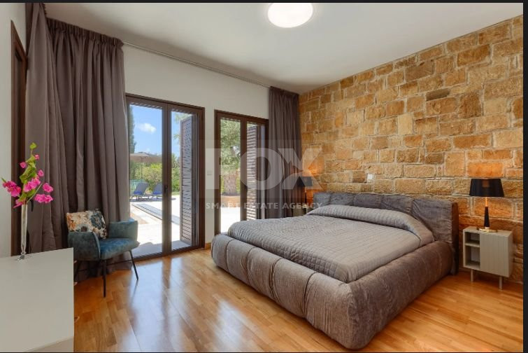 Beautifully Refurbished Two-Bedroom Villa in Aphrofite Hills , Paphos