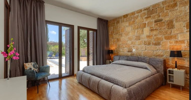 Luxury Renovated Bungalow-Style Villa with Private Heated Pool in the Eastern Plateau, for sale