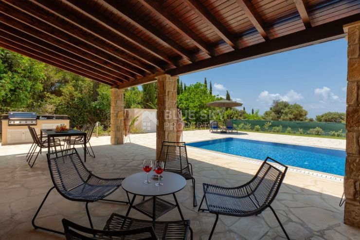 Luxury Renovated Bungalow-Style Villa with Private Heated Pool in the Eastern Plateau, for sale