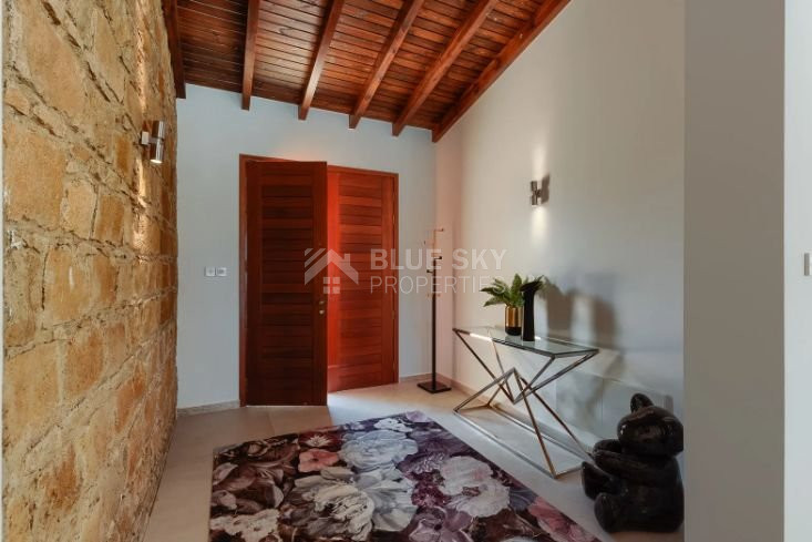 Luxury Renovated Bungalow-Style Villa with Private Heated Pool in the Eastern Plateau, for sale