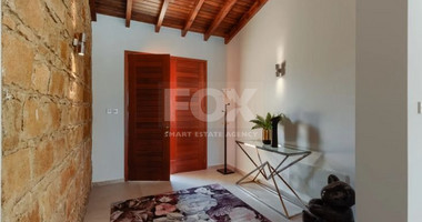 Beautifully Refurbished Two-Bedroom Villa in Aphrofite Hills , Paphos
