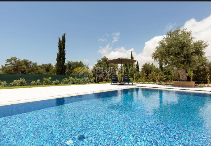 Luxury Renovated Bungalow-Style Villa with Private Heated Pool in the Eastern Plateau, for sale