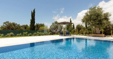 Beautifully Refurbished Two-Bedroom Villa in Aphrofite Hills , Paphos