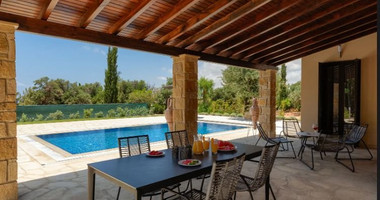 Luxury Renovated Bungalow-Style Villa with Private Heated Pool in the Eastern Plateau, for sale