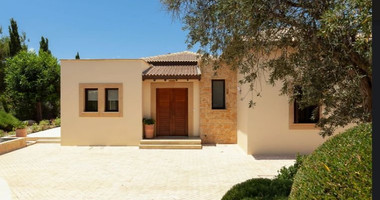 Luxury Renovated Bungalow-Style Villa with Private Heated Pool in the Eastern Plateau, for sale