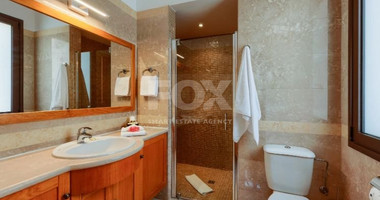 Beautifully Refurbished Two-Bedroom Villa in Aphrofite Hills , Paphos