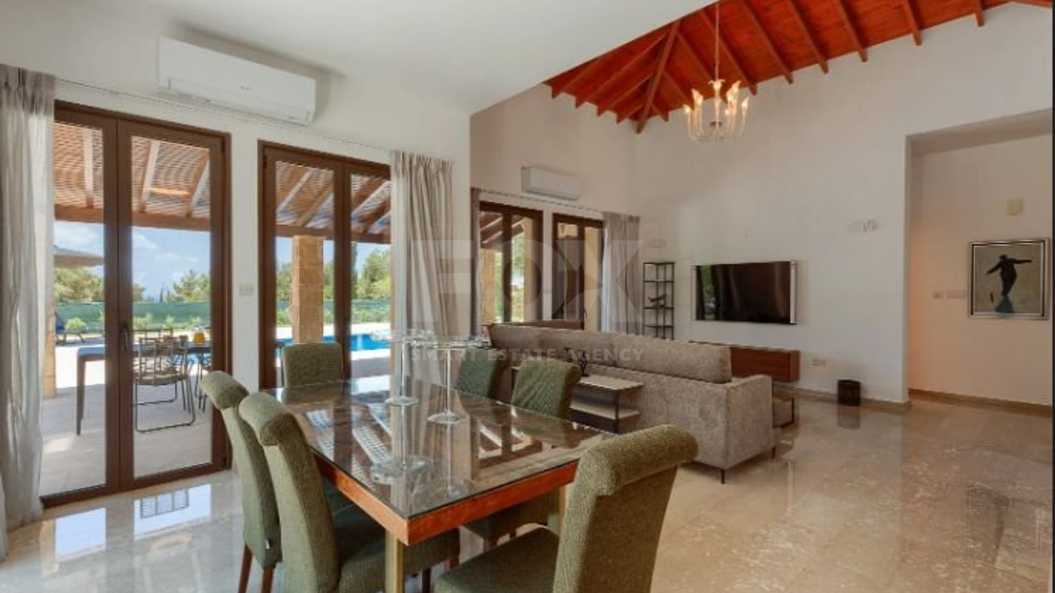 Luxury Renovated Bungalow-Style Villa with Private Heated Pool in the Eastern Plateau, for sale