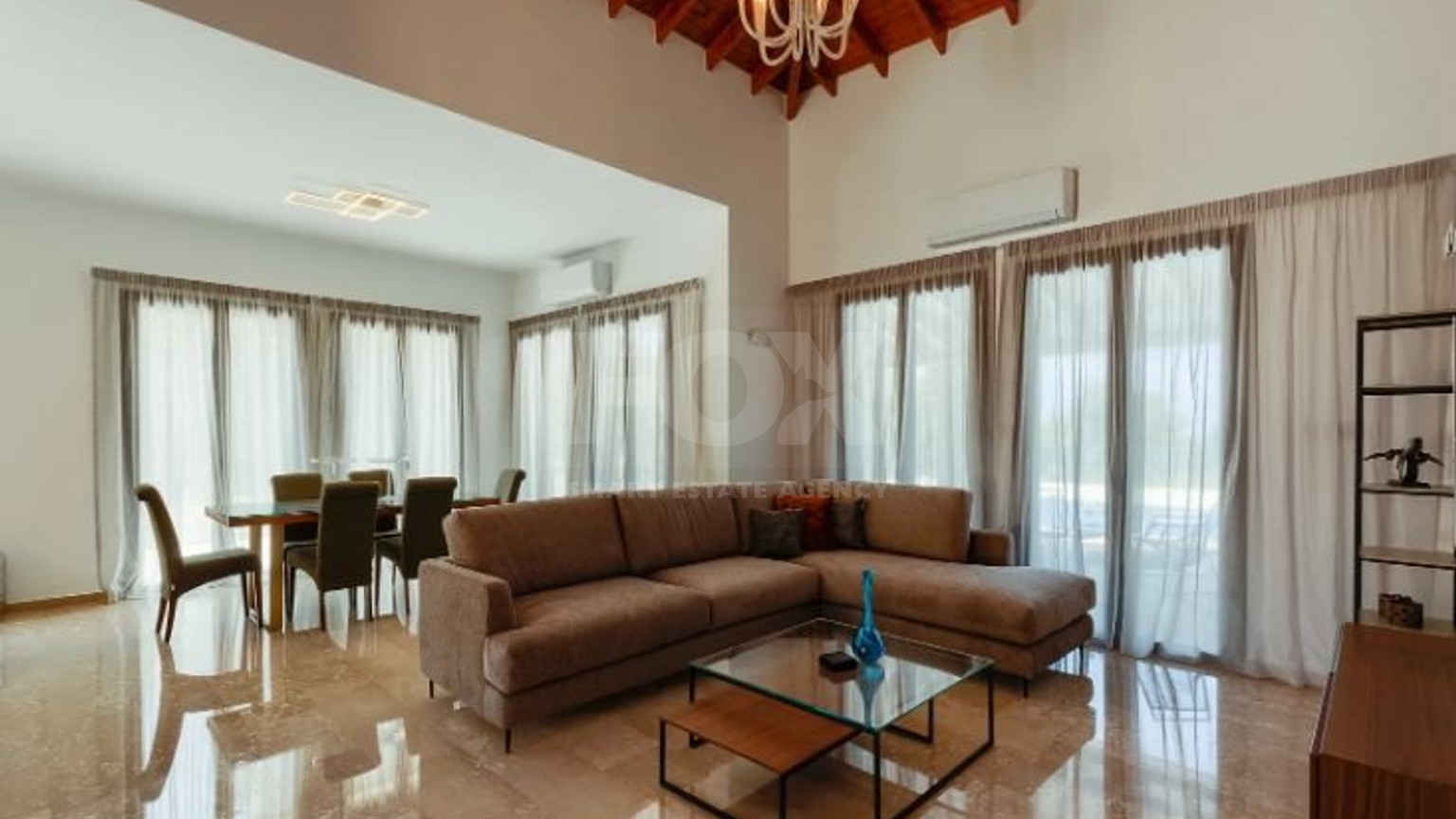 Luxury Renovated Bungalow-Style Villa with Private Heated Pool in the Eastern Plateau, for sale