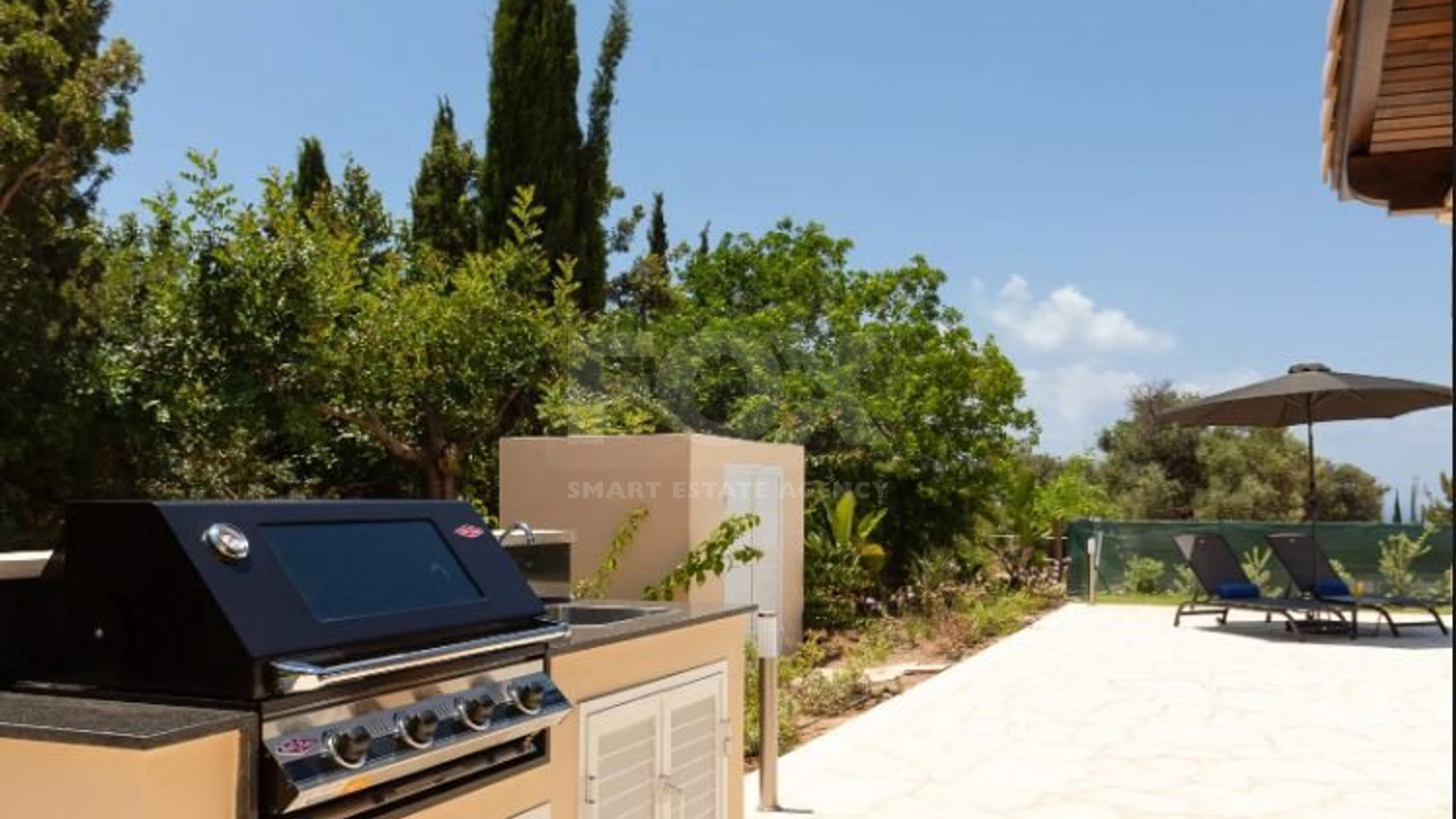 Luxury Renovated Bungalow-Style Villa with Private Heated Pool in the Eastern Plateau, for sale