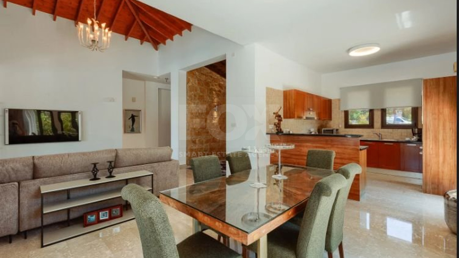 Luxury Renovated Bungalow-Style Villa with Private Heated Pool in the Eastern Plateau, for sale
