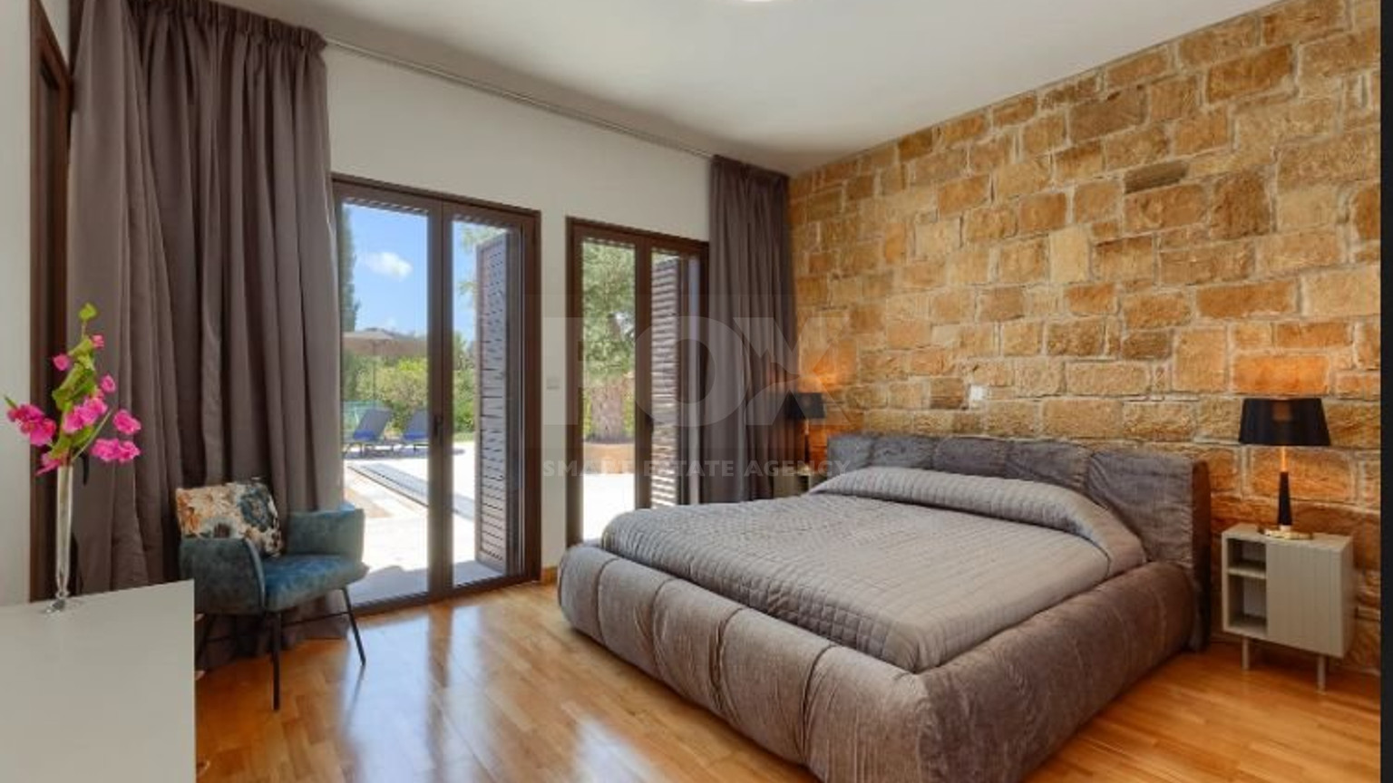 Luxury Renovated Bungalow-Style Villa with Private Heated Pool in the Eastern Plateau, for sale