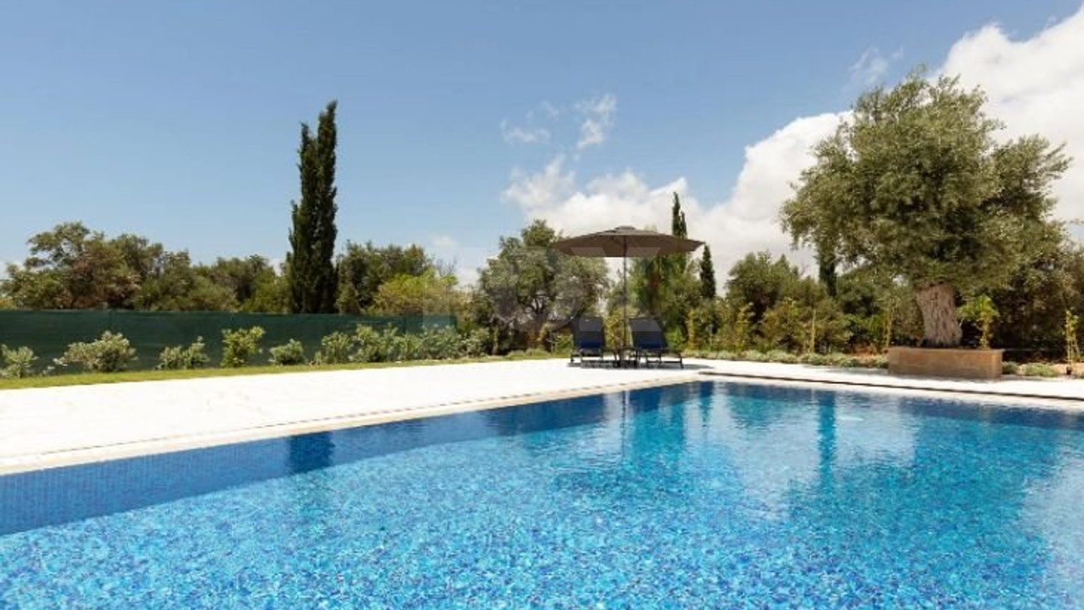 Luxury Renovated Bungalow-Style Villa with Private Heated Pool in the Eastern Plateau, for sale