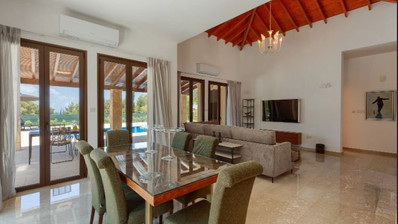 Luxury Renovated Bungalow-Style Villa with Private Heated Pool in the Eastern Plateau, for sale