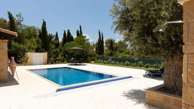 Luxury Renovated Bungalow-Style Villa with Private Heated Pool in the Eastern Plateau, for sale