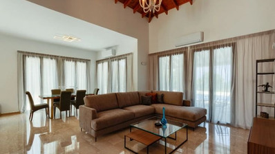 Luxury Renovated Bungalow-Style Villa with Private Heated Pool in the Eastern Plateau, for sale