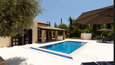 Luxury Renovated Bungalow-Style Villa with Private Heated Pool in the Eastern Plateau, for sale