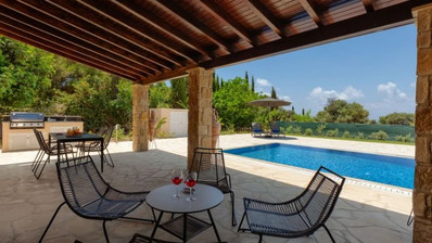 Luxury Renovated Bungalow-Style Villa with Private Heated Pool in the Eastern Plateau, for sale