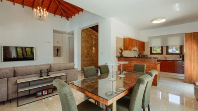 Luxury Renovated Bungalow-Style Villa with Private Heated Pool in the Eastern Plateau, for sale