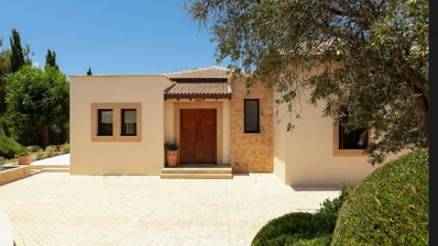 Luxury Renovated Bungalow-Style Villa with Private Heated Pool in the Eastern Plateau, for sale