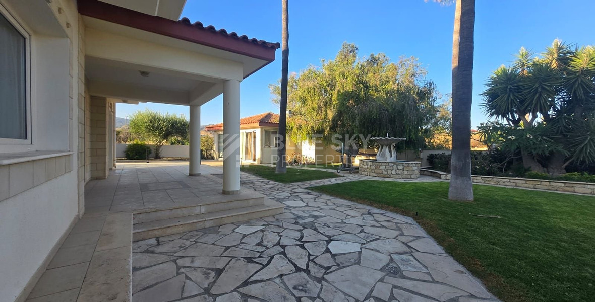 Five bedroom Villa for rent plus two annex in Pyrgos, Limassol