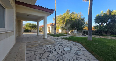 Five bedroom Villa for rent plus two annex in Pyrgos, Limassol