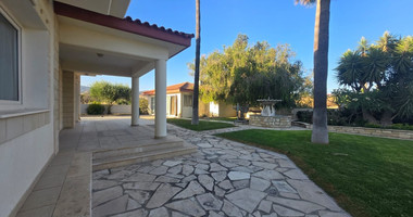Five bedroom Villa for rent plus two annex in Pyrgos, Limassol