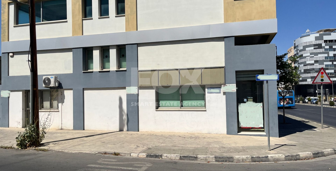 For Rent Corner Shop on Top Spot on Makariou in Central Katholiki
