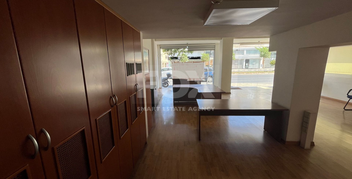 For Rent Corner Shop on Top Spot on Makariou in Central Katholiki