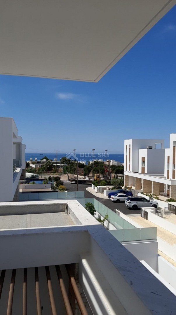 Three bedroom seafront luxury villa in Chloraka, Paphos