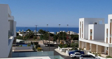 Three bedroom seafront luxury villa in Chloraka, Paphos