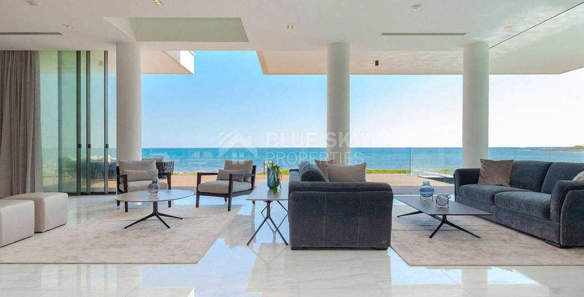 For sale: Modern Seaside Residence with Three Bedrooms and Roof Garden in Chloraka , Paphos