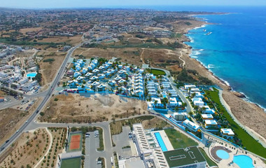 Four Bedrooms Luxury Seafront Villa with Panoramic Views in Paphos , for sale