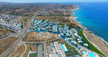 Exclusive modern three bedroom Beachfront Villa with Private Pool in Chloraka, Paphos