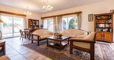 For Rent: Spacious Furnished Four Bedroom Semi-Deatached House in Kato Pafos