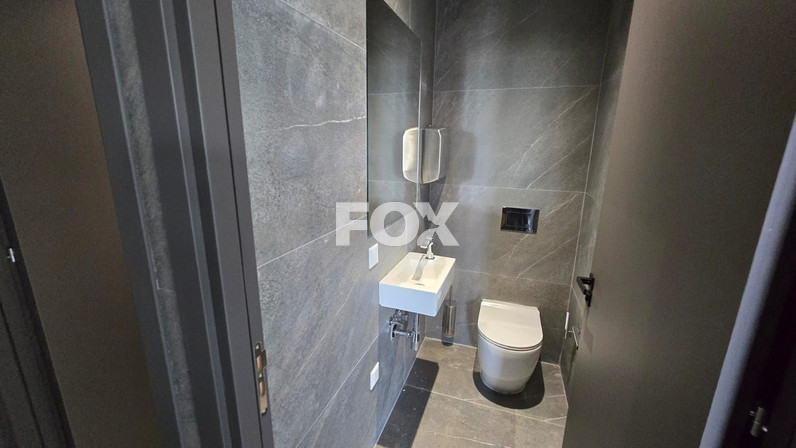 Office 270 m² for rent in Tsiflikoudia, Limassol, Cyprus