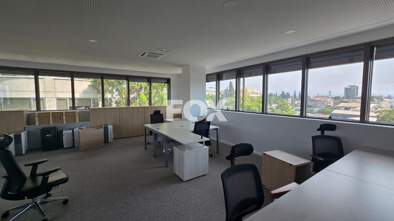 Office 270 m² for rent in Tsiflikoudia, Limassol, Cyprus