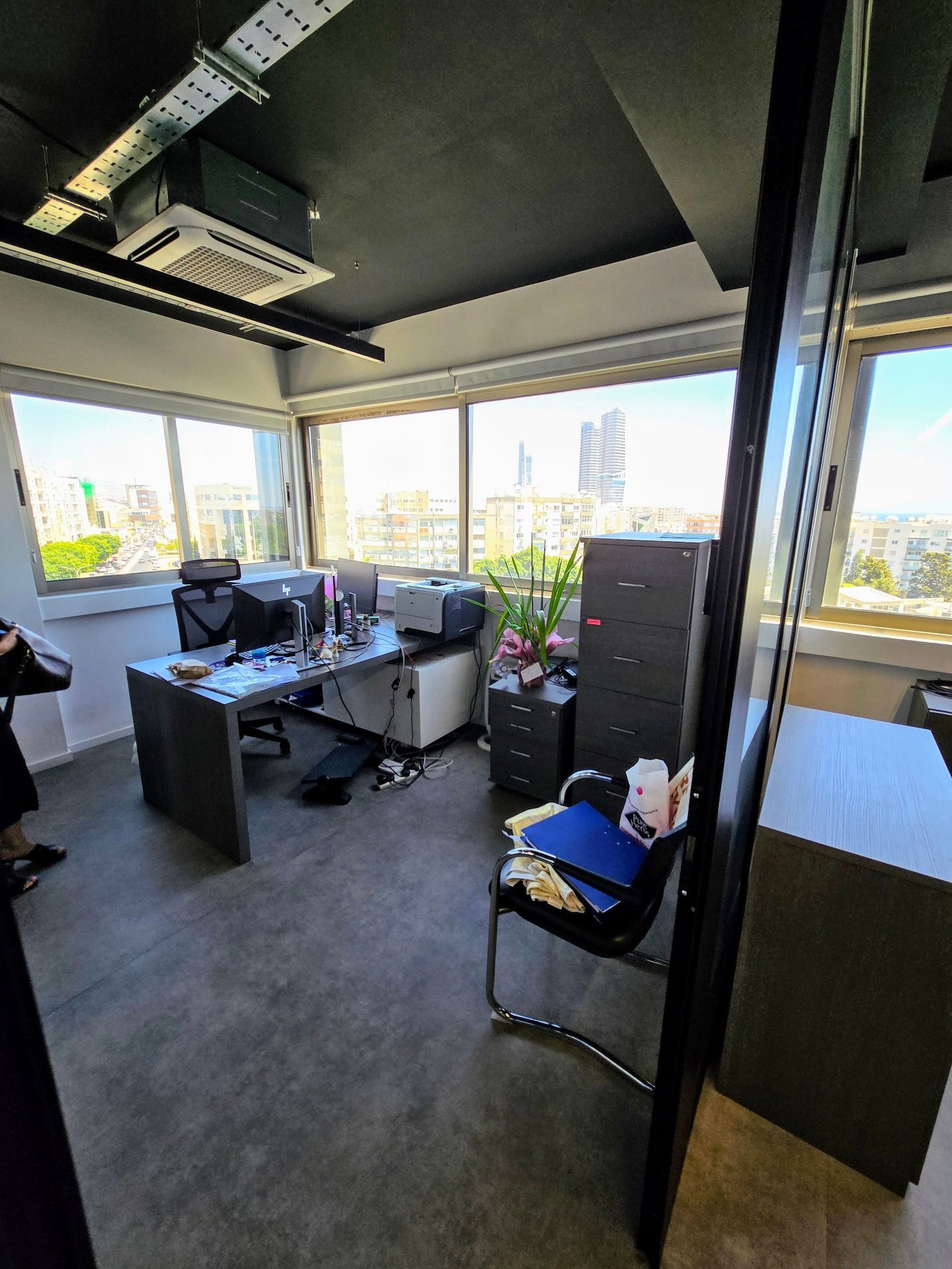 Office 400 m² in Limassol, Cyprus