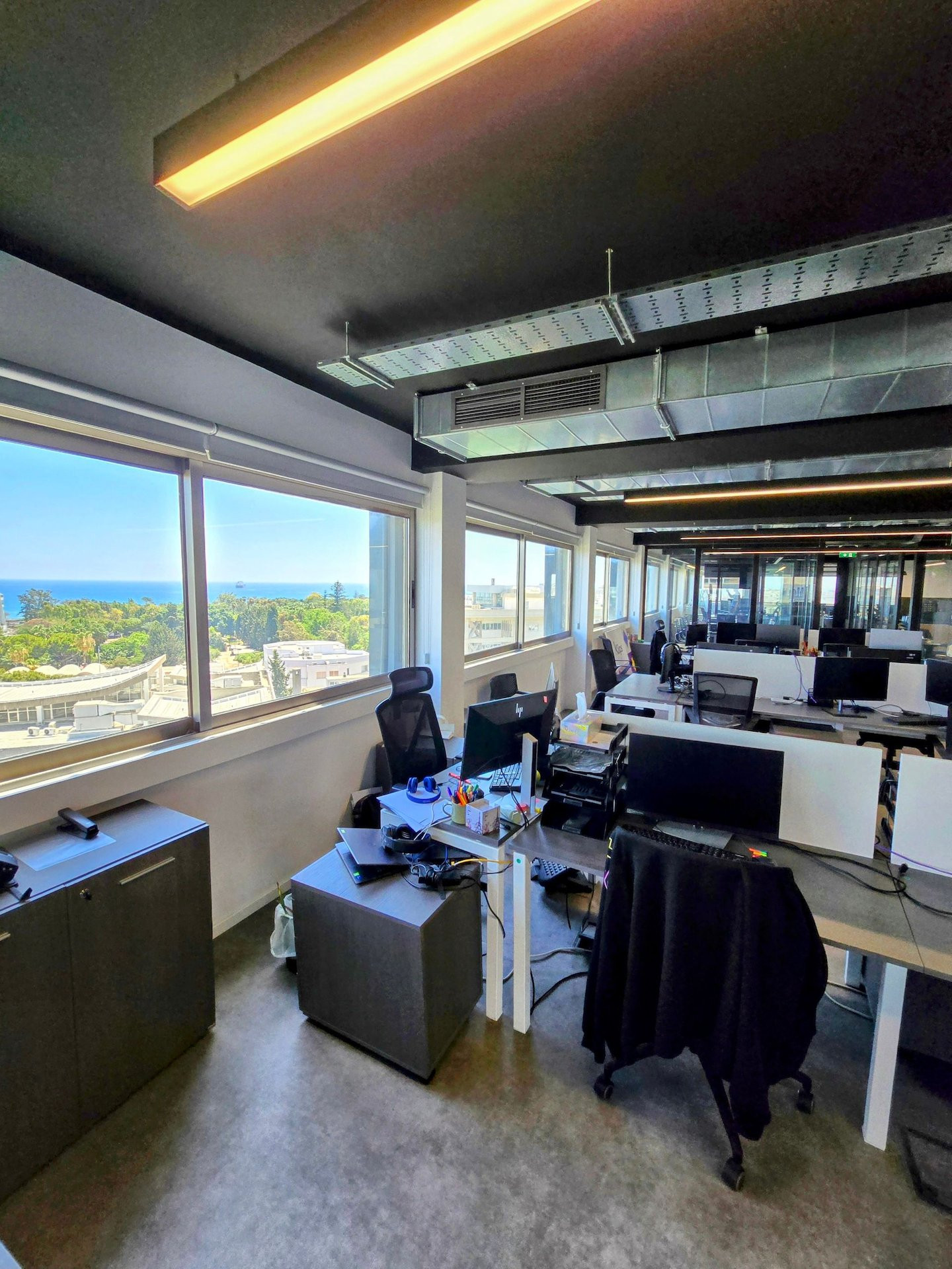 Office 400 m² in Limassol, Cyprus