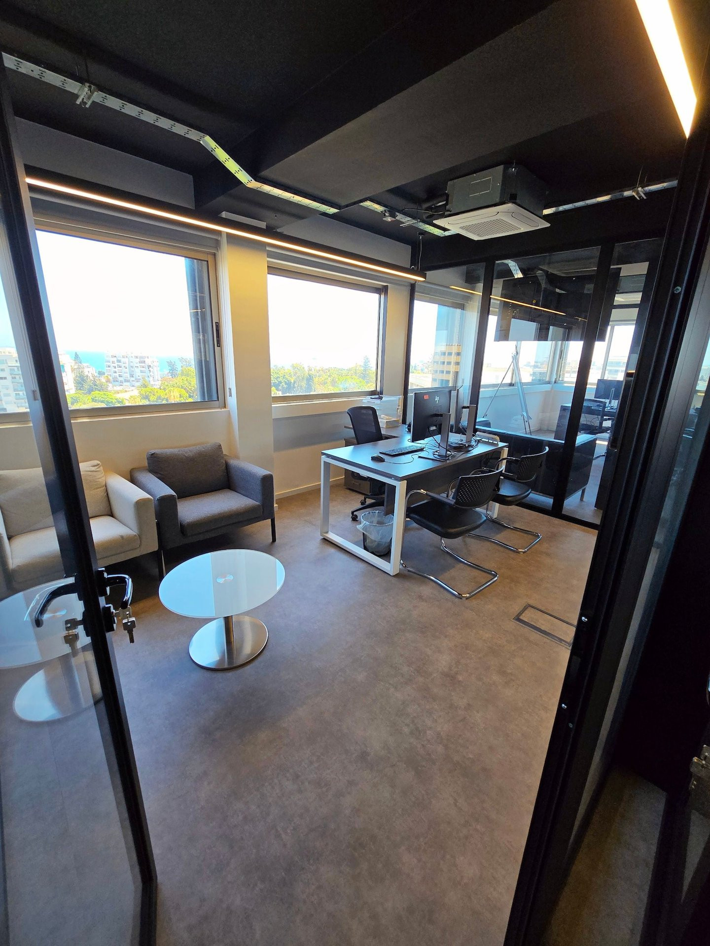 Office 400 m² in Limassol, Cyprus