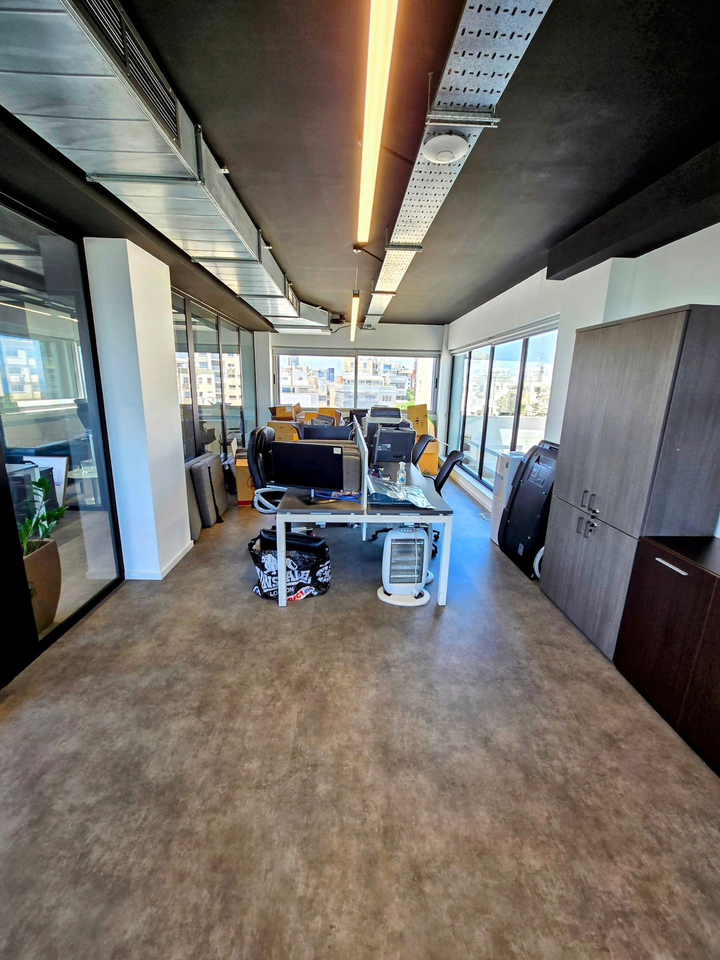 Office 400 m² in Limassol, Cyprus
