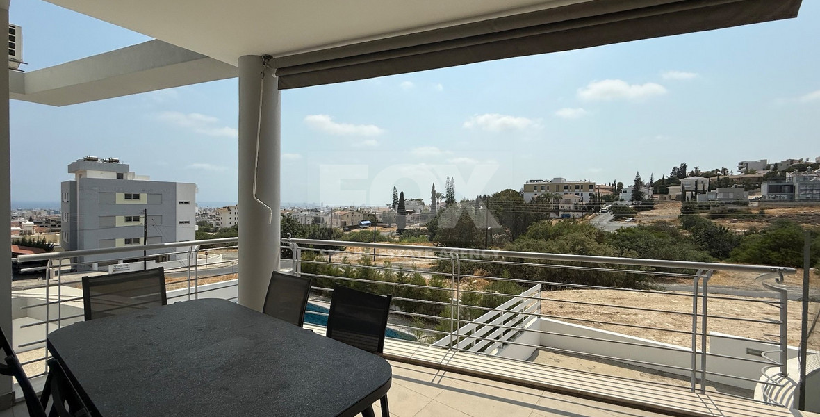 FOR SALE THREE BEDROOM GROUND FLOOR APARTMENT WITH GARDEN AND COMMUNAL SWIMMING POOL.